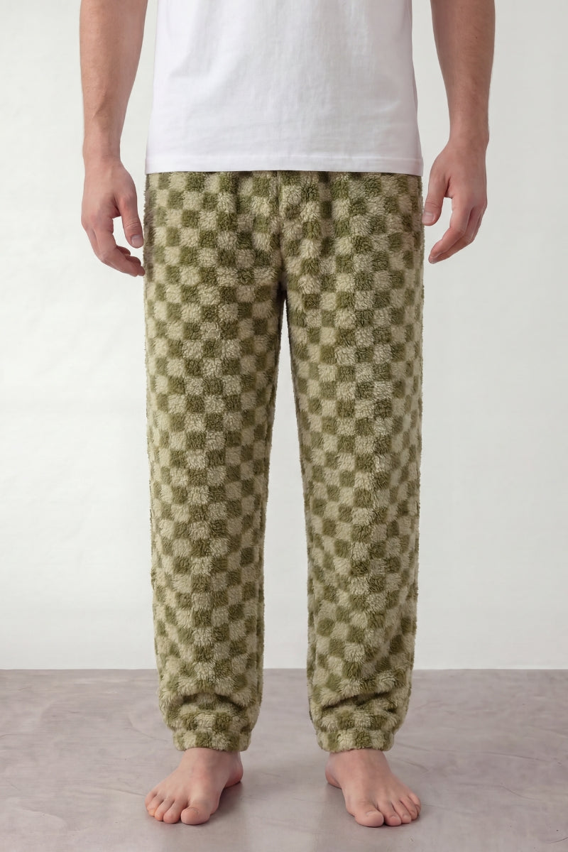 Schlafhose Kuschelfleece Khaki Herren, weicher Gummibund, Pyjamahose für Herren zum Einkuscheln, Vorderansicht