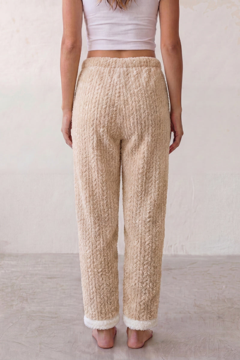 Schlafhose Kuschelfleece Rosé, weicher Gummibund, Pyjamahose für Damen zum Einkuscheln, Detailansicht der Verarbeitung
