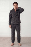 Warmer Schlafanzug Anthrazit Herren, dichtes Kuschelfleece, Winter-Pyjama für Herren zum Einkuscheln, Vorderansicht