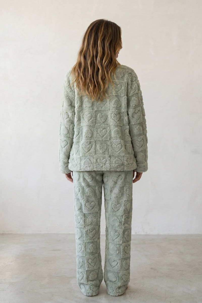 Warmer Schlafanzug Herzen Salbeigrün, dichte Waffelstruktur aus Kuschelfleece, Winter-Pyjama für Damen, Rückansicht