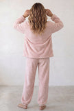 Warmer Schlafanzug Rosé mit weißer Paspel, dichte Waffelstruktur aus Kuschelfleece, Winter-Pyjama für Damen, Rückansicht