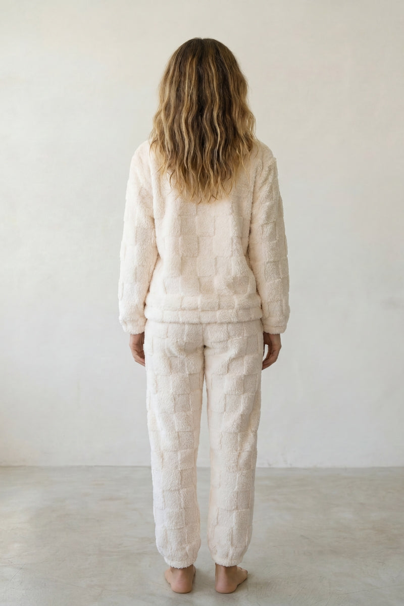 Winter-Schlafanzug Waffelstruktur Ecru, dichte Waffelstruktur aus Kuschelfleece, Winter-Pyjama für Damen, Rückansicht